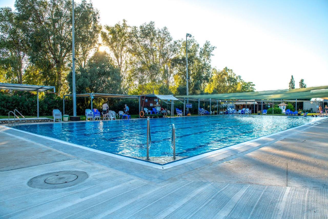 כפר הנופש קיבוץ גדות Kibbutz Gadot Galilean Resort 외부 사진