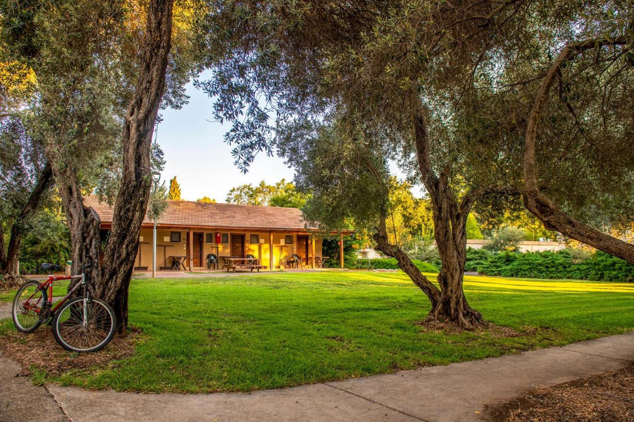 כפר הנופש קיבוץ גדות Kibbutz Gadot Galilean Resort 외부 사진