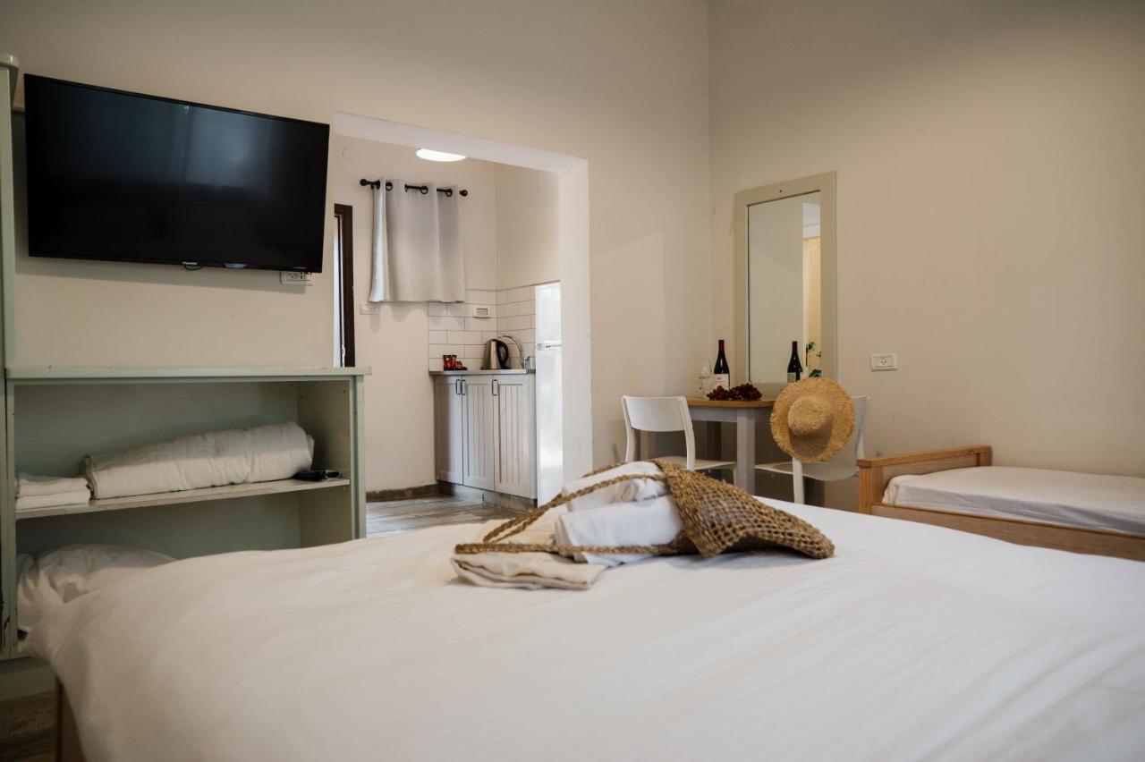 כפר הנופש קיבוץ גדות Kibbutz Gadot Galilean Resort 외부 사진